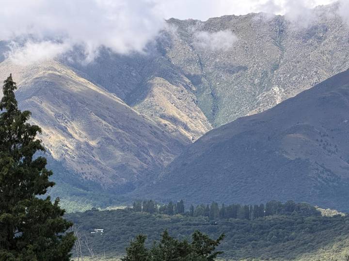 Las sierras desde el terreno